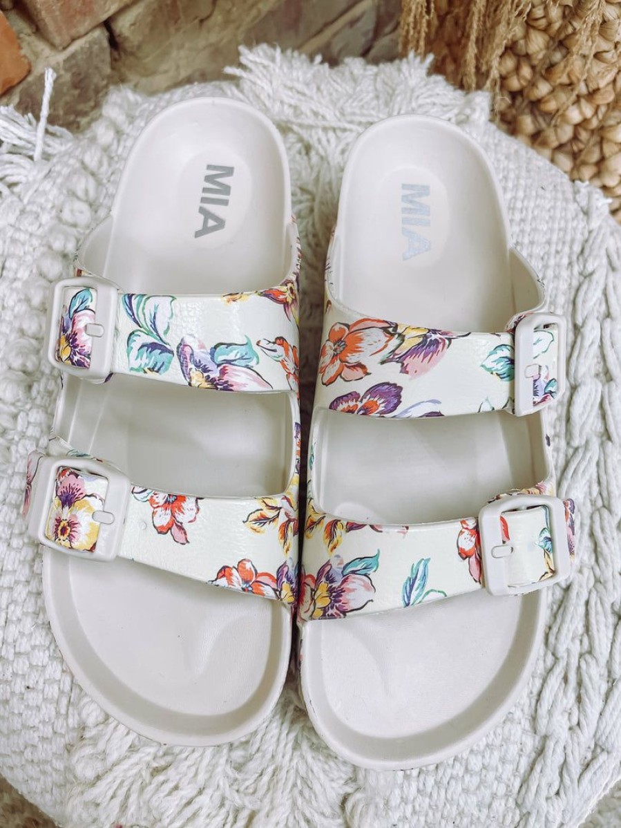 * Mia Shoes Kiana Sandals- Flower Sandals